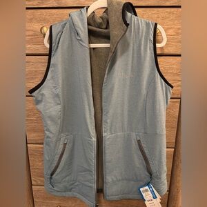 REVERSIBLE VEST